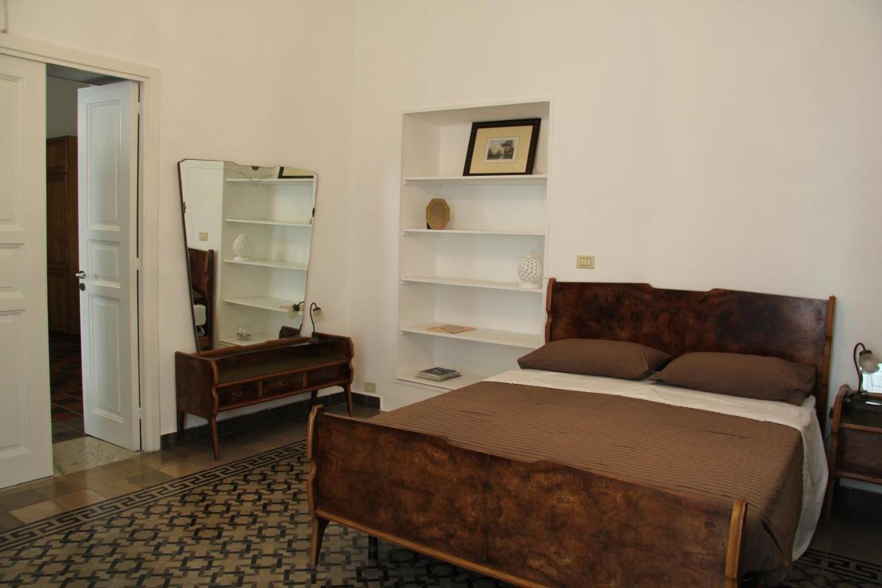 Casa Vacanza Icaros, Ortigia Hictoric Center, 200 Mt From The Beach シラクーサ エクステリア 写真