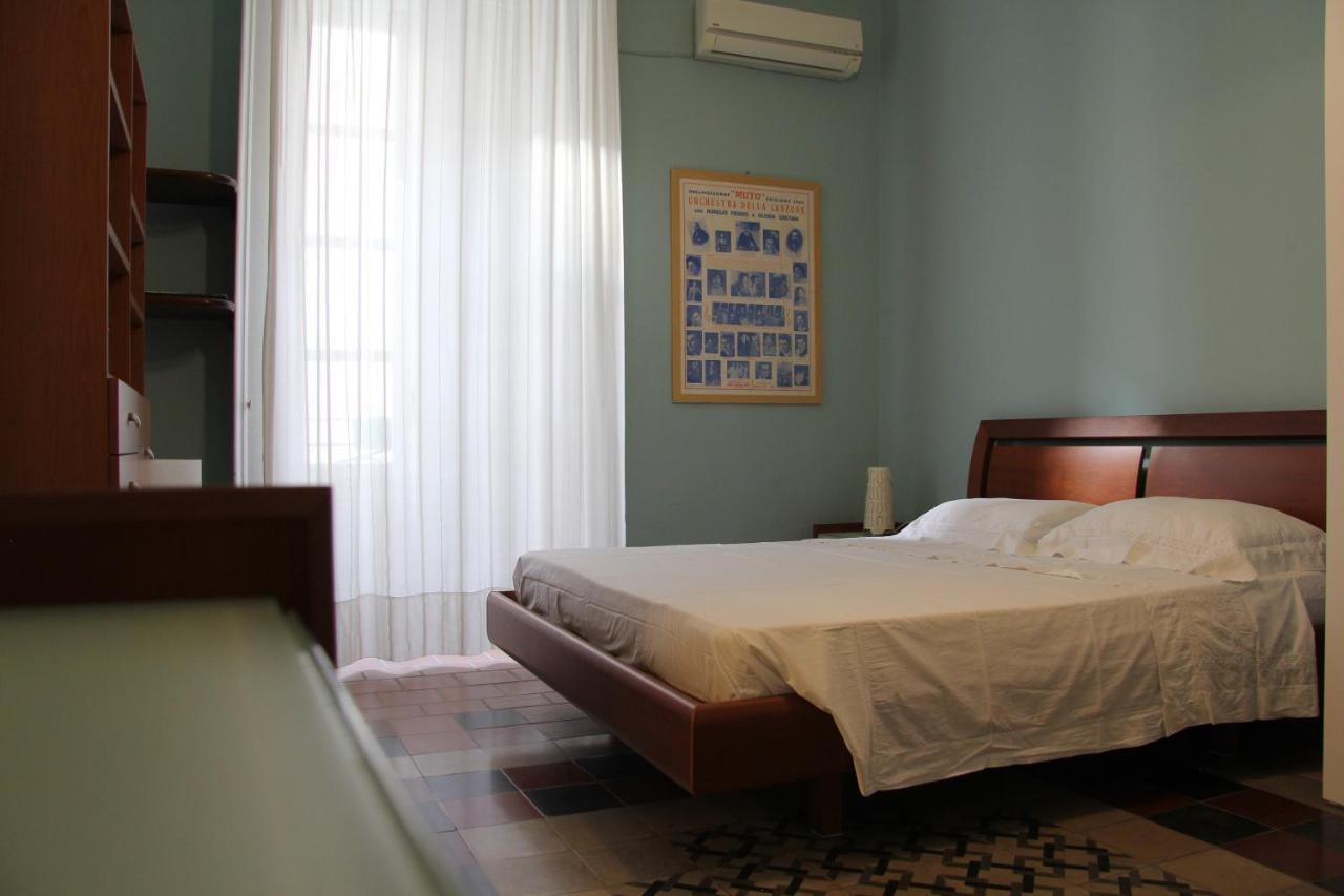 Casa Vacanza Icaros, Ortigia Hictoric Center, 200 Mt From The Beach シラクーサ エクステリア 写真