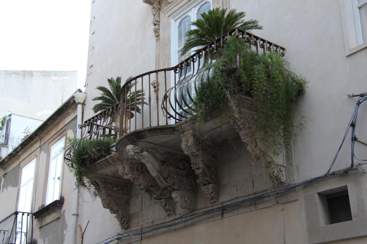 Casa Vacanza Icaros, Ortigia Hictoric Center, 200 Mt From The Beach シラクーサ エクステリア 写真