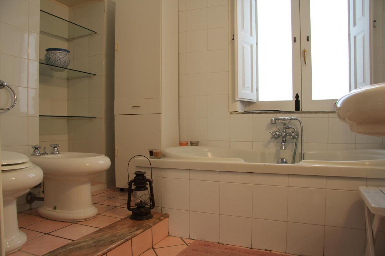 Casa Vacanza Icaros, Ortigia Hictoric Center, 200 Mt From The Beach シラクーサ エクステリア 写真
