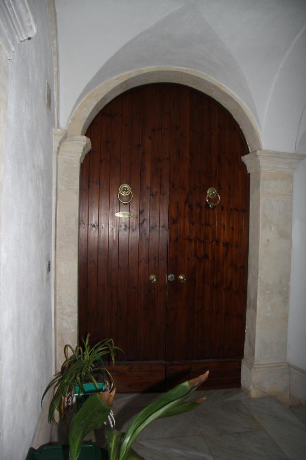 Casa Vacanza Icaros, Ortigia Hictoric Center, 200 Mt From The Beach シラクーサ エクステリア 写真
