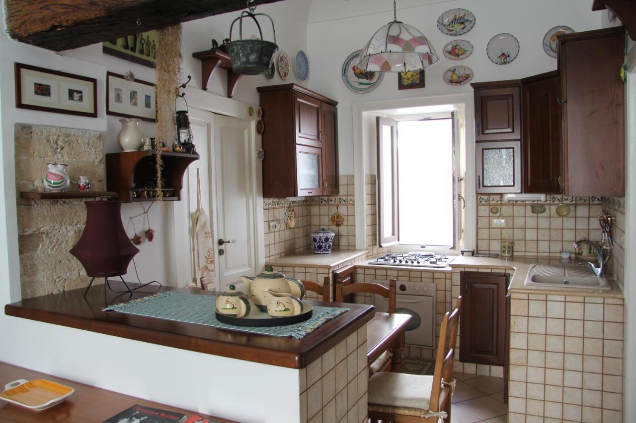 Casa Vacanza Icaros, Ortigia Hictoric Center, 200 Mt From The Beach シラクーサ エクステリア 写真