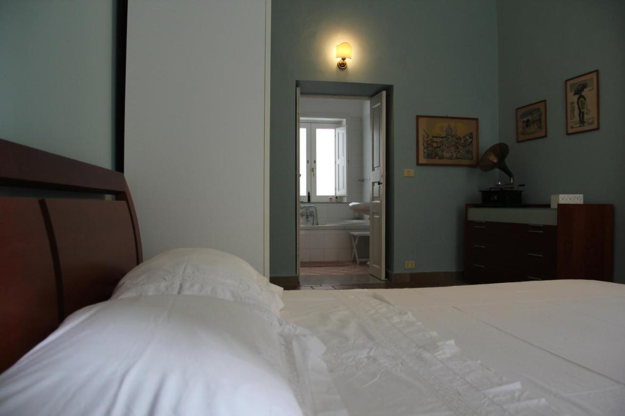 Casa Vacanza Icaros, Ortigia Hictoric Center, 200 Mt From The Beach シラクーサ エクステリア 写真