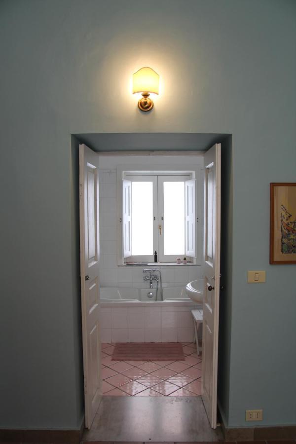 Casa Vacanza Icaros, Ortigia Hictoric Center, 200 Mt From The Beach シラクーサ エクステリア 写真