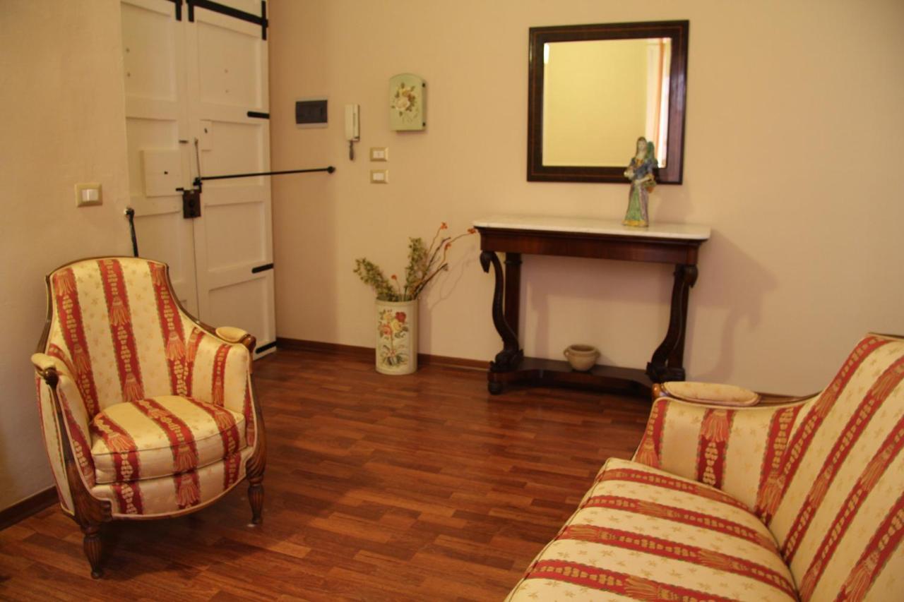 Casa Vacanza Icaros, Ortigia Hictoric Center, 200 Mt From The Beach シラクーサ エクステリア 写真